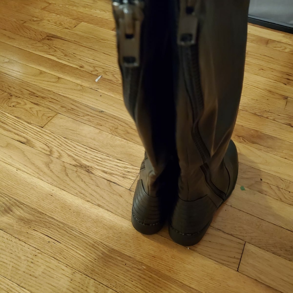 Boots - Picture 5 of 5